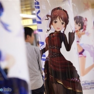 バンナム、『デレステ』新宿駅で新規「ぷちデレラ」アニメや日替わり等身大パネル展示などファン必見の内容に 柱巻きポスター60キャラも全掲載