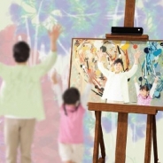 凸版印刷、人の動きに合わせて絵を描く体験型デジタルサイネージシステム「PaintCamera」を開発…イベントでの販売促進ツールとして拡販
