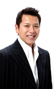 フェニックスソフト、『キミと野球』のイメージキャラクターとして、パンチ佐藤さんを起用