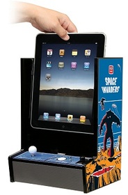 タイトー、iPadを元祖スペースインベーダーの筐体に変えるアクセサリーを発売