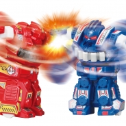 タカラトミー、高速旋回バトルロボット「ブラストファイター 2体対戦セット」を発売 世界中の男児がグッとくるスピンバトルロボット