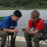 テレビ東京と京風とまと、大人気番組『緊急SOS!池の水ぜんぶ抜く大作戦』初のスマホアプリをリリース 日本全国の池の水を抜いて生態系を守るアクションゲーム