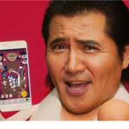 ココネ、『ディズニー マイリトルドール』の新CM「リッキードール」篇をより放映開始 竹内力さんが特殊パペットをまとった可愛らしい?姿に