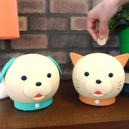 タカラトミーアーツ、「IoT」技術を活用した『おせっかいなスマート貯金箱 バンクワン/バンクニャン』を9月より発売!