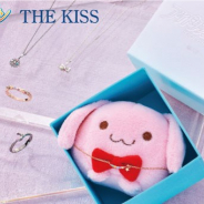 バンダイ アパレル事業部、『アイドリッシュセブン』とジュエリーブランド「THE KISS」のコラボリングとネックレスの予約受付を実施中!