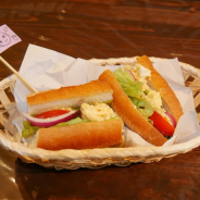 【レポート】あの「フィーネの手作りサンド」も食べられる『アナザーエデン』初のコラボカフェをレポート…店内にはファン必見の設定資料も!