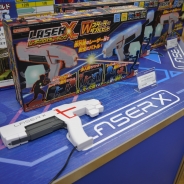【おもちゃ見本市2017】メガハウス、赤外線レーザーで安全かつ気軽にサバゲ―が楽しめる「レーザークロスシューティング」を出展!