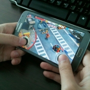メディアブリッジ、クラウドファンディングサイト「MAKUAKE」でスマホ向けジョイスティック『TactSlider』の予約販売を受付中