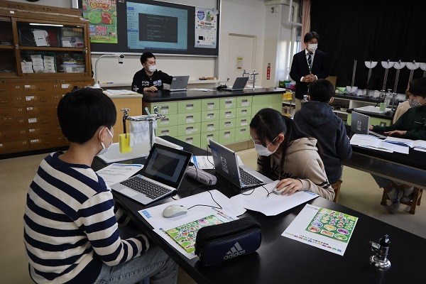 セガ、プログラミング学習教材「ぷよぷよプログラミング」を使った特別授業を品川区立清水台小学校にて開催