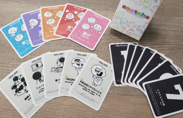 セガ エックスディー、社員教育向けカードゲーム「emotcha（エモッチャ）」をノバルティス ファーマと共同開発