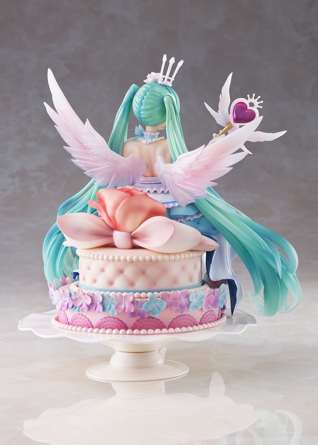 タイトー 高品質フィギュアブランド Spiritale スピリテイル のecサイトを立ち上げ 第一弾となる 初音ミク Birthday の商品化を発表 Social Game Info