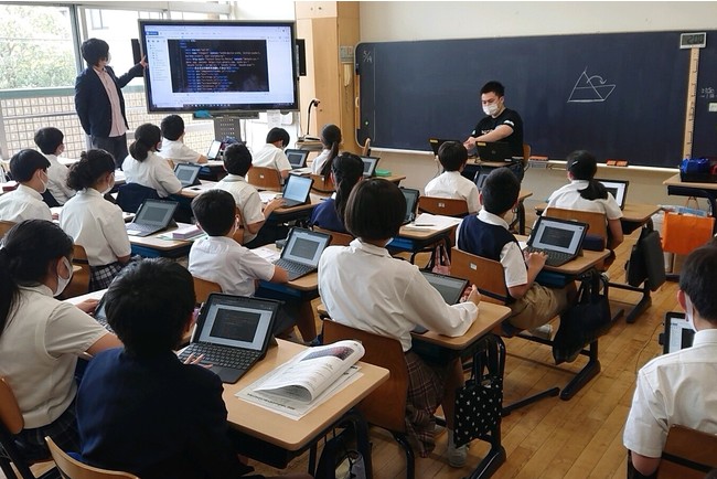 セガ、『ぷよぷよプログラミング』を使った小学生向けプログラミング教育を実施