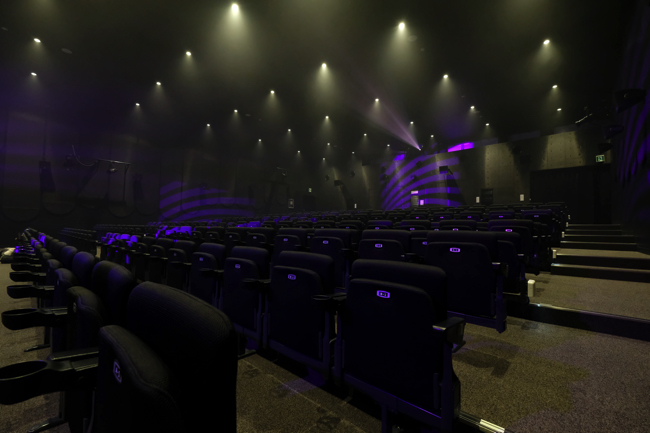 インタビュー Dmm Futureworks担当者に訊く 3dcgホログラフィック専用劇場 Dmm Vr Theater に見るvrビジネスの未来 Social Vr Info Vr総合情報サイト